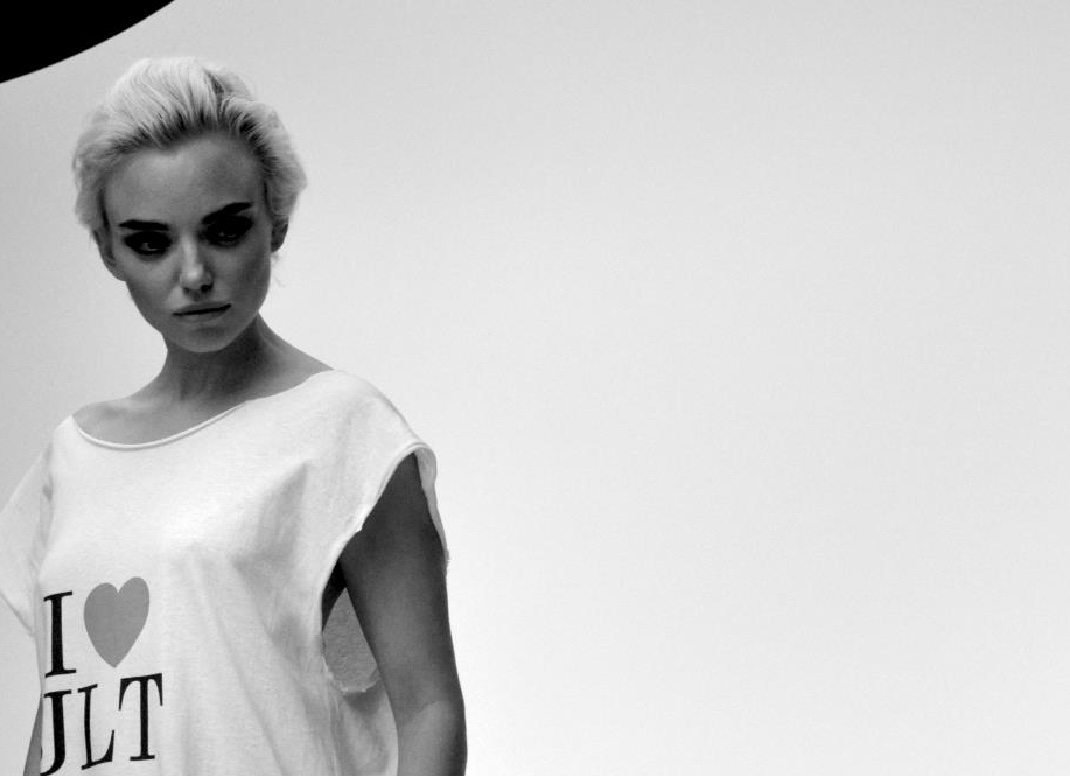 Model wearing the I Love Jan Lundgren Trio promotional t-shirt, Summer 2012.
